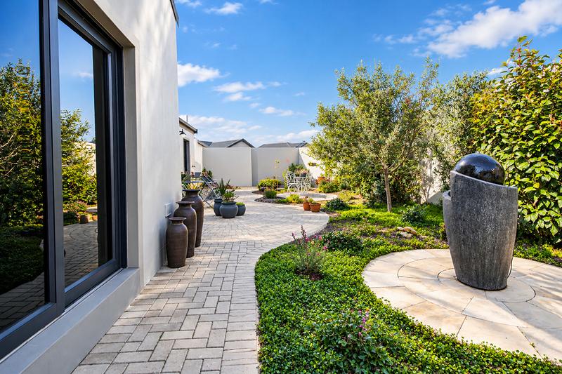 3 Bedroom Property for Sale in Reebok Western Cape